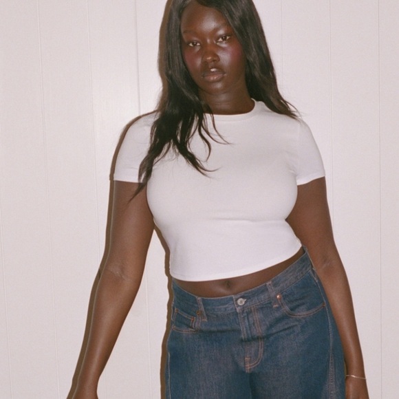 Abercrombie and Fitch Baby Tee White Essential Closet Staple Plain T Shirt Small - Picture 8 of 8